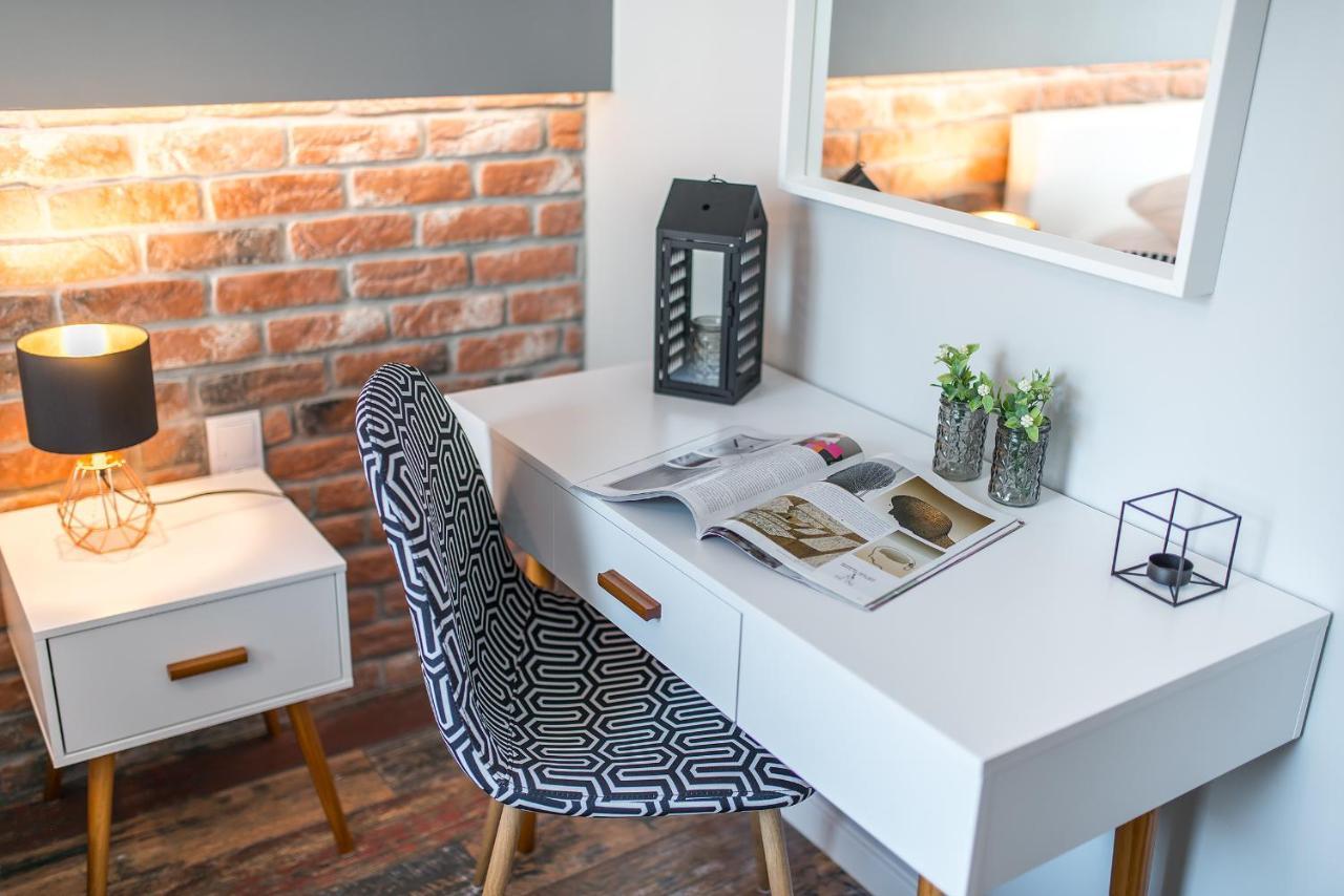 Close To Chopin Airport, Cybernetyki, Free Parking By Cosmo Spirit Varşovia Exterior foto