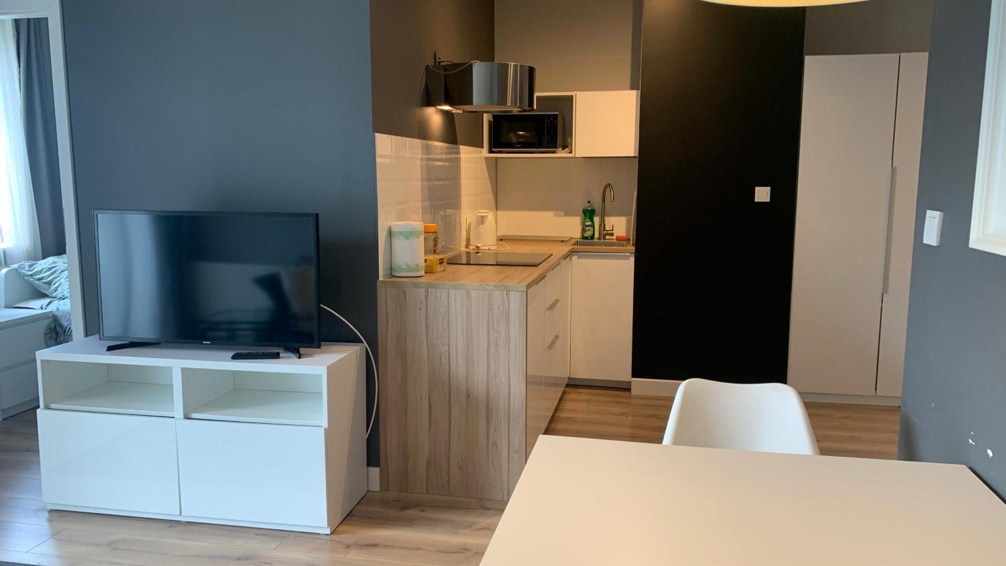 Close To Chopin Airport, Cybernetyki, Free Parking By Cosmo Spirit Varşovia Exterior foto